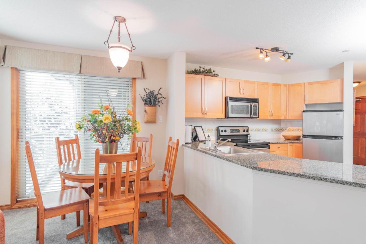 The Best Ski In Ski Out Two Bedroom Condo At Aspens Whistler Exterior foto
